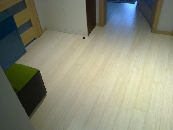 ZAMOŚĆ- bambus CLICK pras. bielony lakierowany