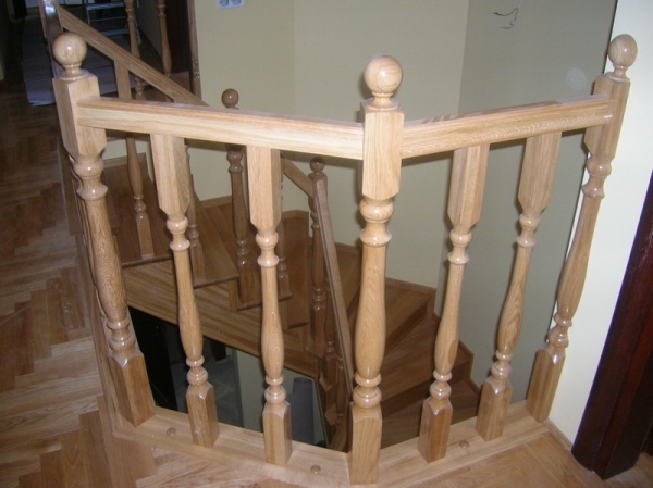 HRUBIESZ&Oacute;W - schody dąb naturalny