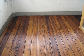 BIŁGORAJ - TARAS BALKON MODRZEW SYBERYJSKI KOLOR ORZECH