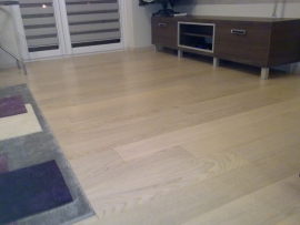 ZAMOŚĆ-podłoga dąb bielony lakierowany