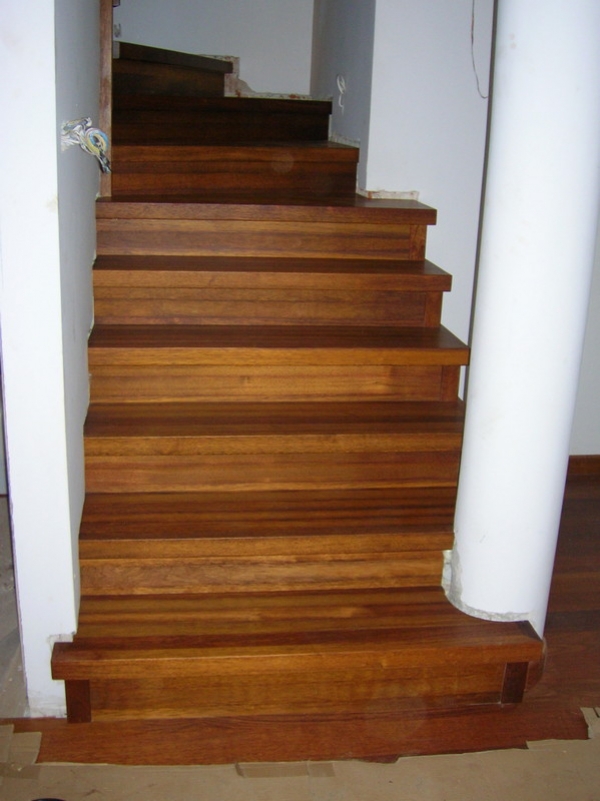 ZAMOŚĆ- schody merbau