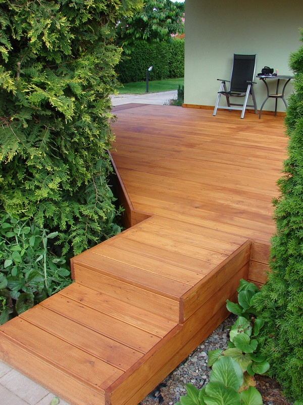 SKOK&Oacute;WKA OKOLICE ZAMOŚCIA - TARAS MODRZEW SYBERYJSKI KOLOR TEAK