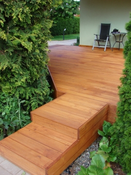 SKOK&Oacute;WKA OKOLICE ZAMOŚCIA - TARAS MODRZEW SYBERYJSKI KOLOR TEAK